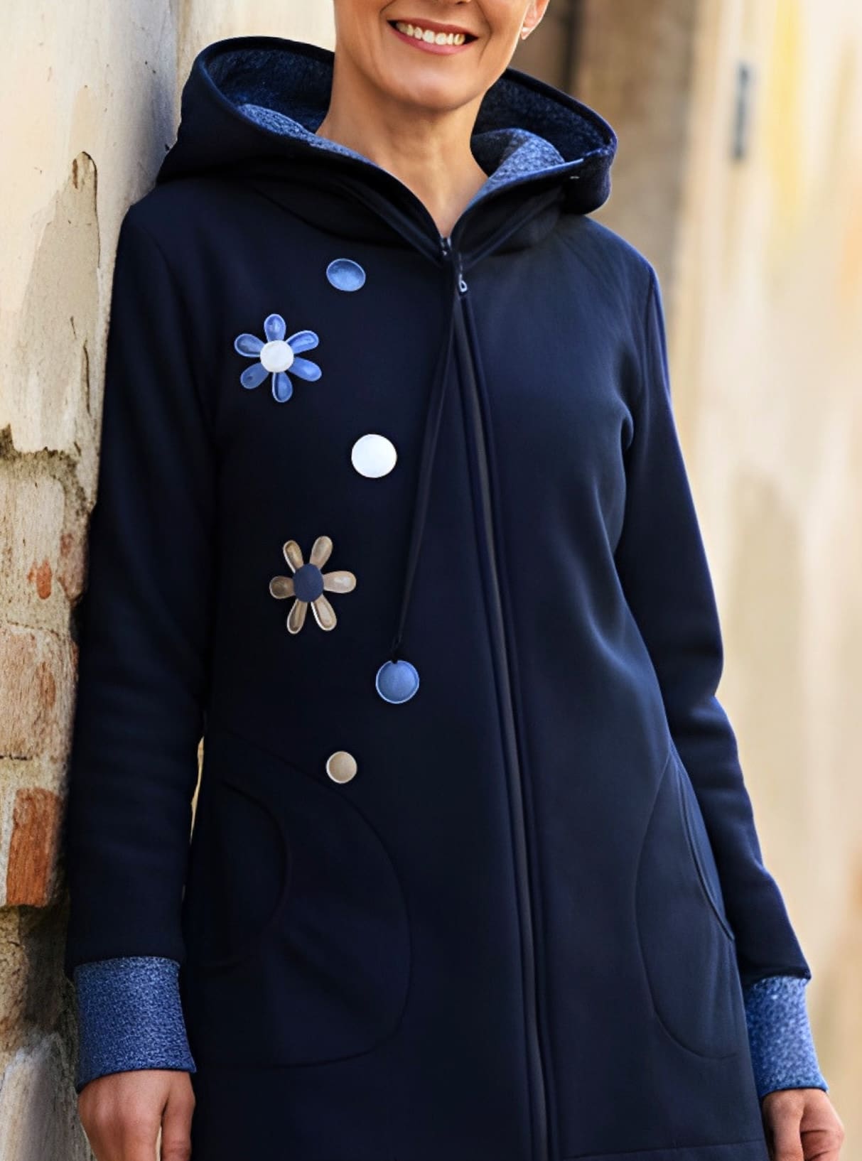 GlemStajl FLIS Hud.i PLAŠČEK ❁ MARJETKE / moder - KRAJŠI - slika 4